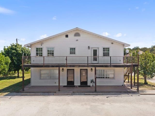 206 N US HWY 281