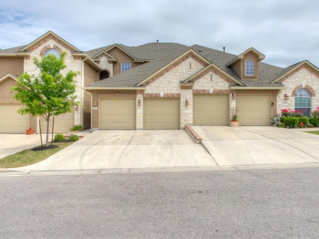 206 Sunrise Ridge Loop