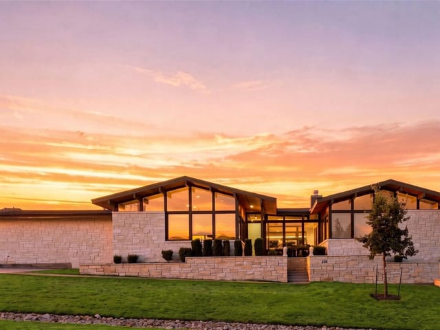 206 Waters View CT