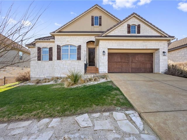 207 Antigua Way