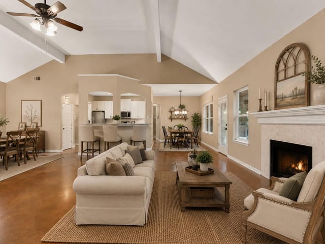 207 Cove Creek DR