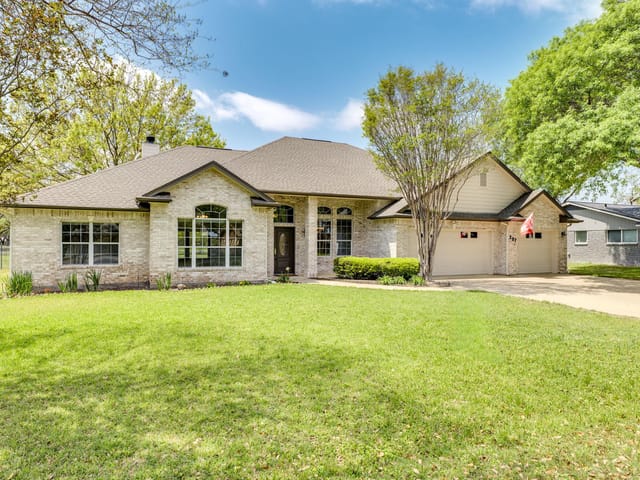207 Flamingo Cir