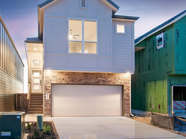 207 Flora Springs Cv