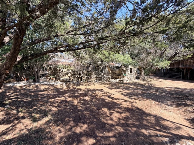 207 Hub Dr
