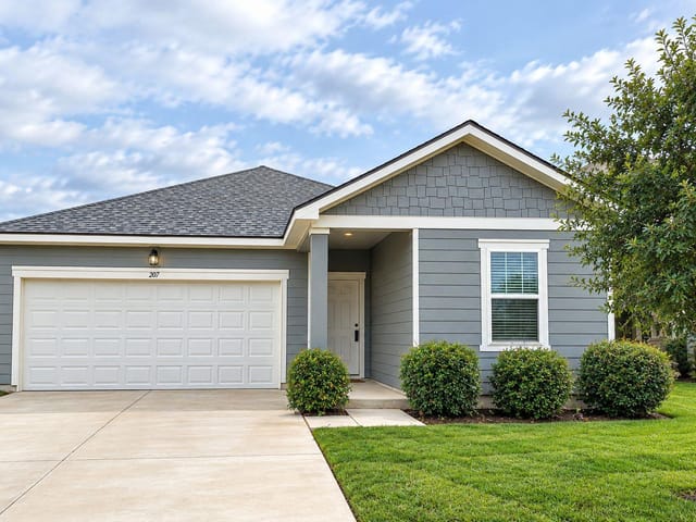 207 Isthmus LN