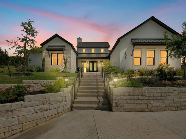 207 Lodestone Cv