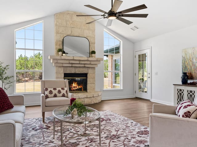 207 Meadow Oaks DR