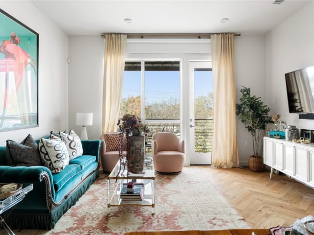207 W Johanna ST Unit #302