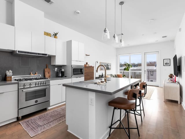 207 W Johanna ST Unit #306