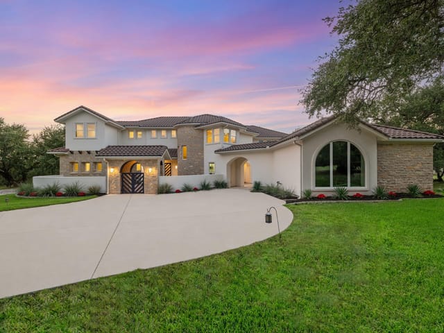 2070 Mayfield DR