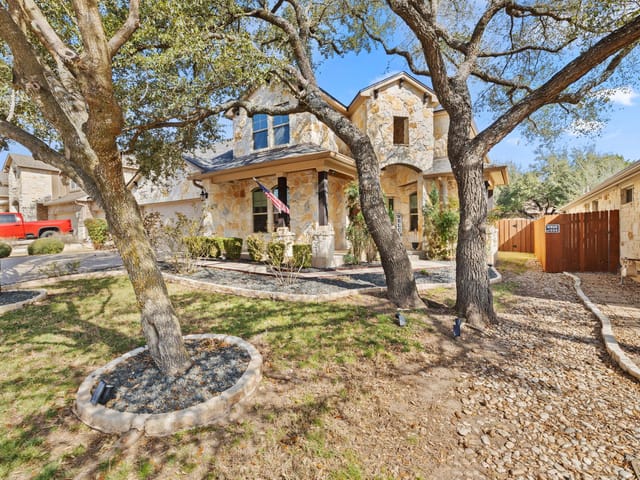 208 Arrezo Ln