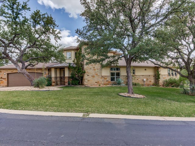 208 Colina Cove Dr