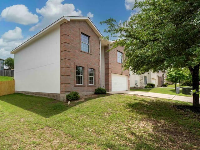 208 Dandelion Loop
