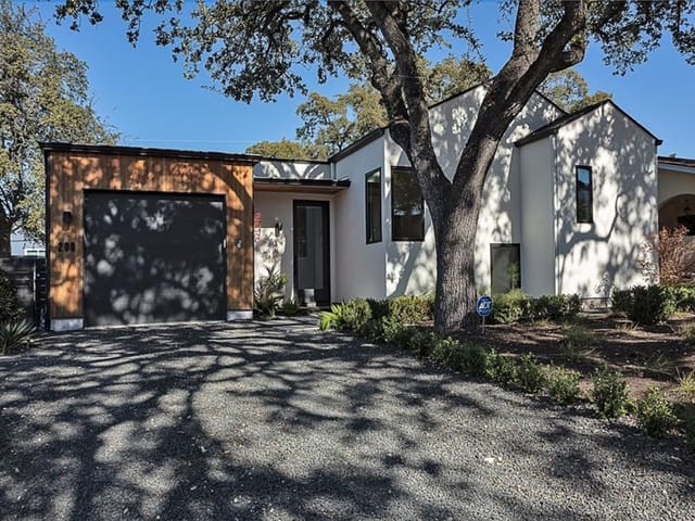 208 El Paso ST