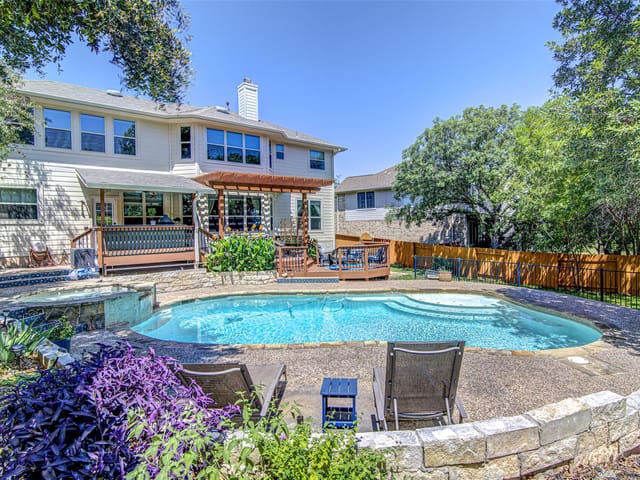 208 Kettleman LN