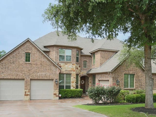 208 Mirafield LN