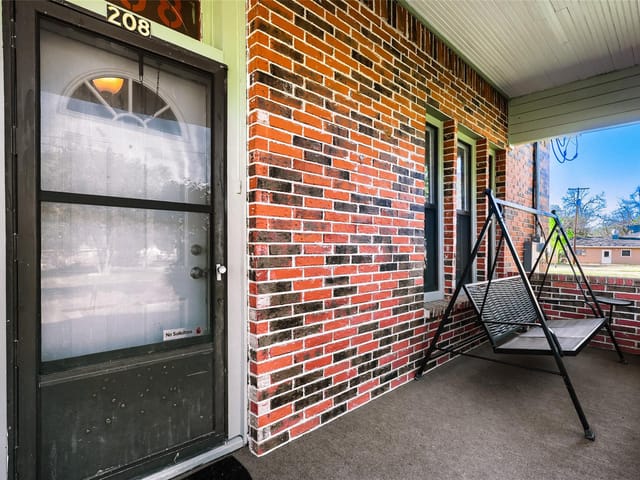 208 N Avenue B