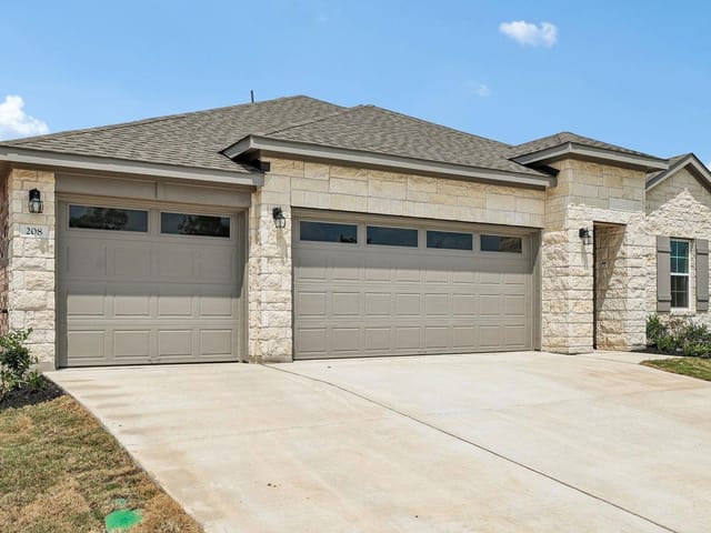 208 Rivers Edge DR