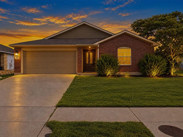 208 Rock Hound LN