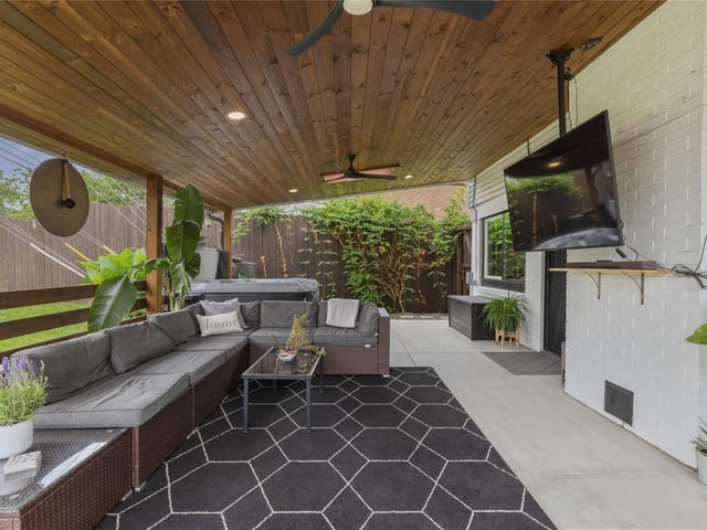 208 Skyloop DR