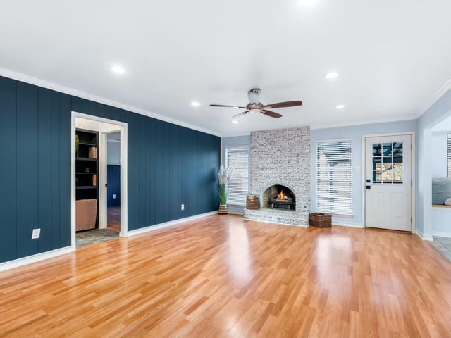 208 Woodmont Dr