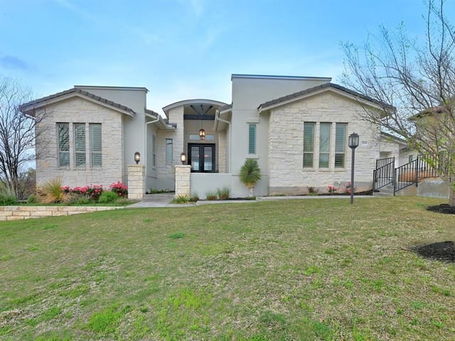 209 Bisset Ct