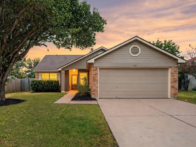 209 Clarks WAY