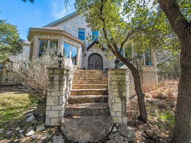 209 Lakeview Cir