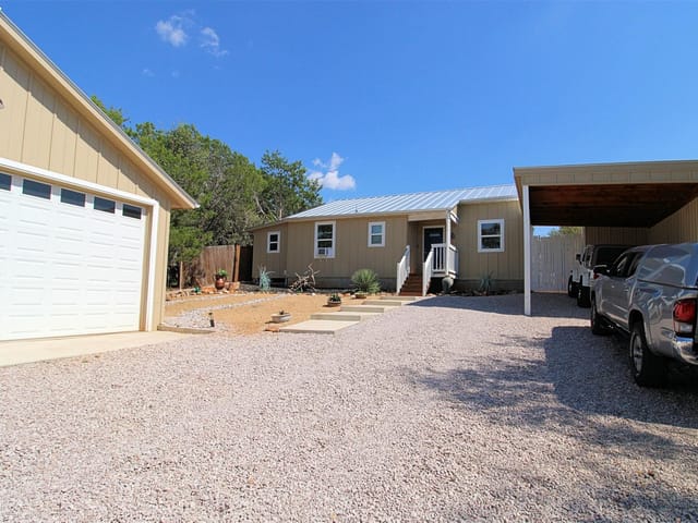 209 Lakevista Dr