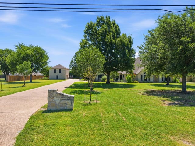209 Park Place DR
