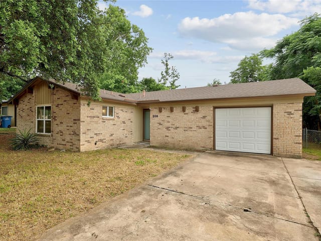 209 W Saint Johns Ave