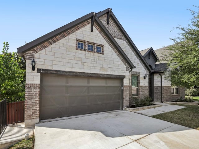 210 Barton Run Dr