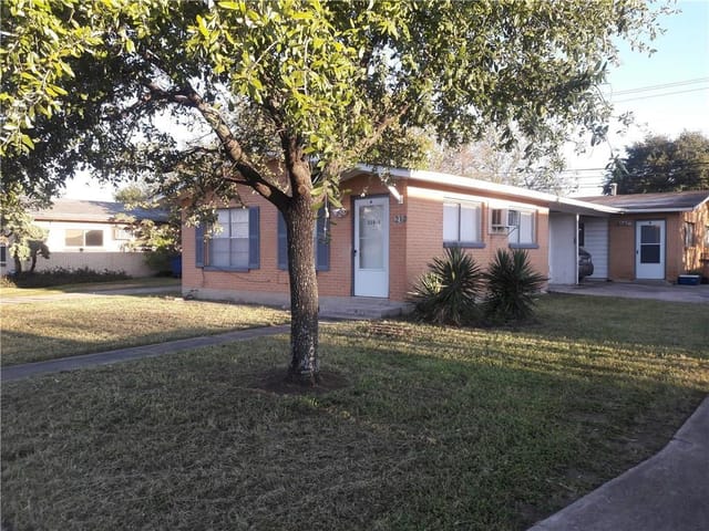 210 E Croslin St