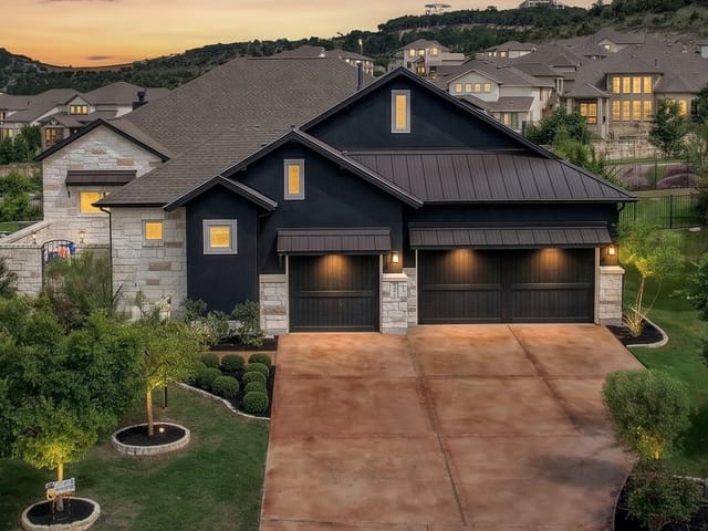 210 Fairdale CV