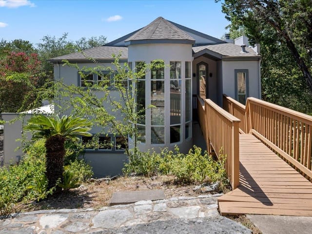 210 Finn ST