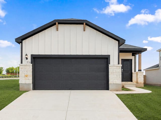210 Golden Bell WAY