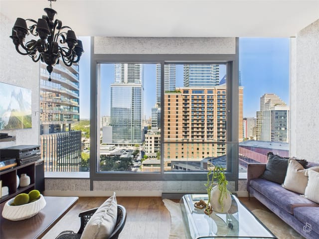210 Lavaca St Unit #1809