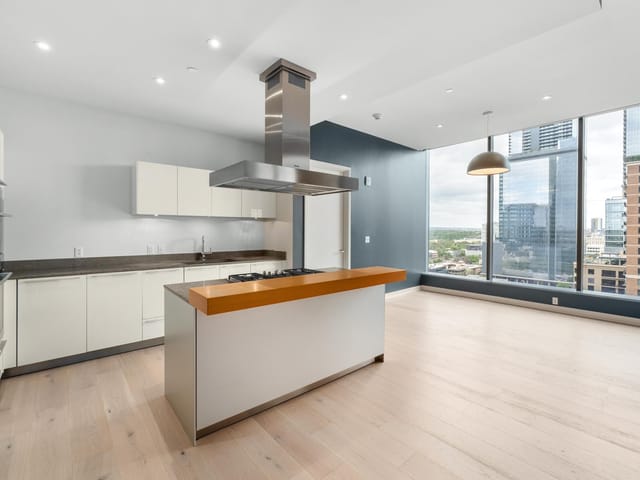 210 Lavaca ST Unit #1810