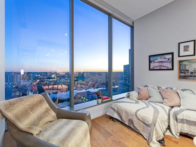 210 Lavaca St #1902