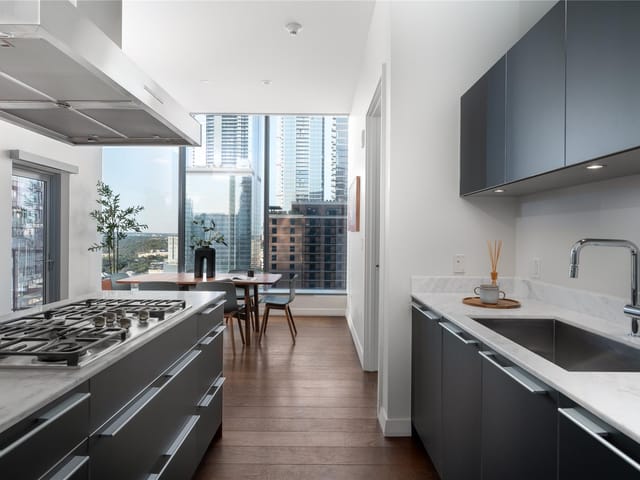 210 Lavaca ST Unit #2211