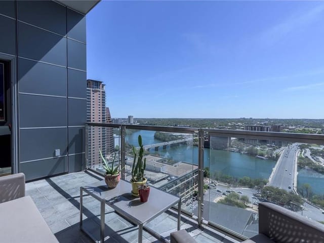 210 Lavaca St Unit #2304