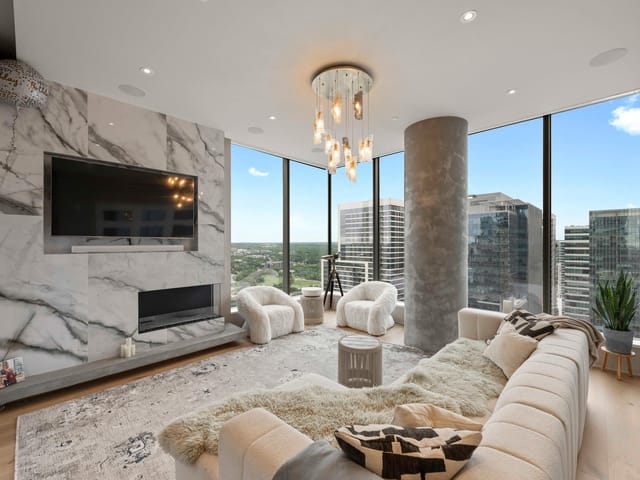 210 Lavaca St Unit #2706