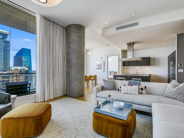 210 Lavaca St Unit #2711