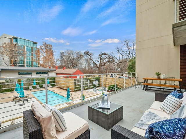 210 Lee Barton DR Unit #205