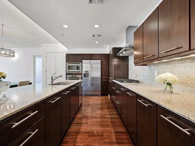 210 Lee Barton DR Unit #207