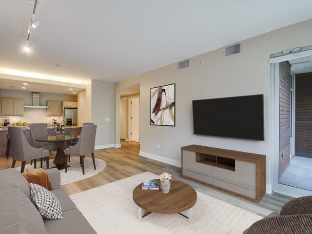 210 Lee Barton DR Unit #321
