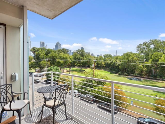 210 Lee Barton DR Unit #401