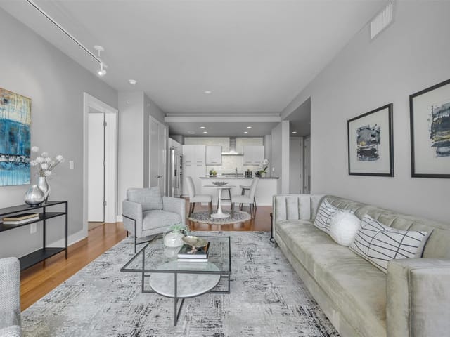 210 Lee Barton DR Unit #417