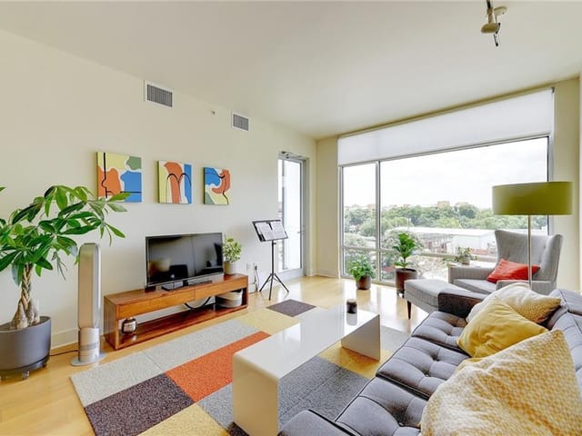 210 Lee Barton DR Unit #512