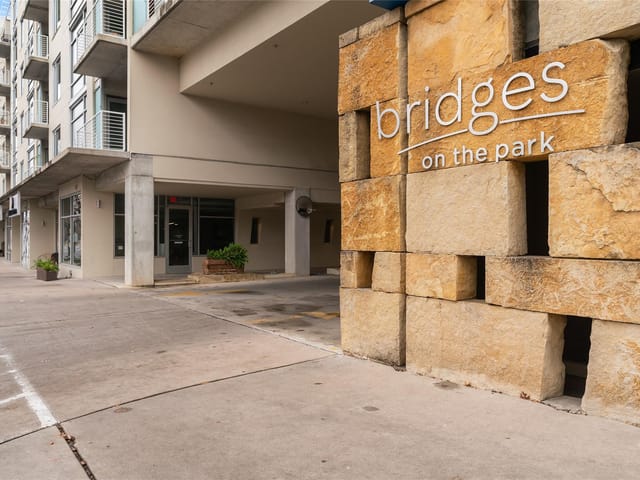 210 Lee Barton DR Unit #517